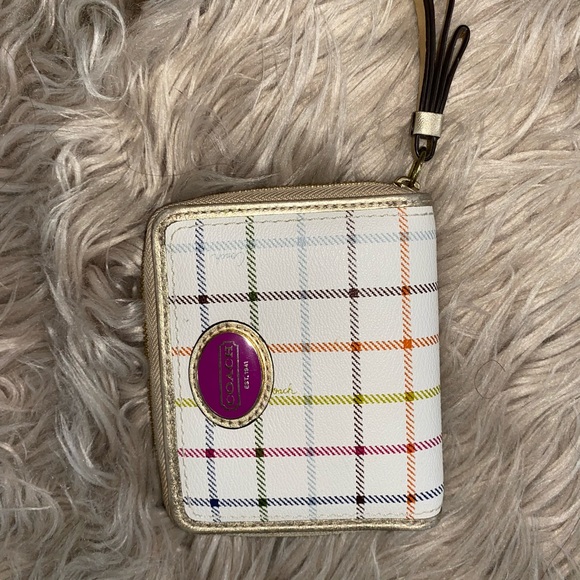 Coach Handbags - Coach wristlet wallet